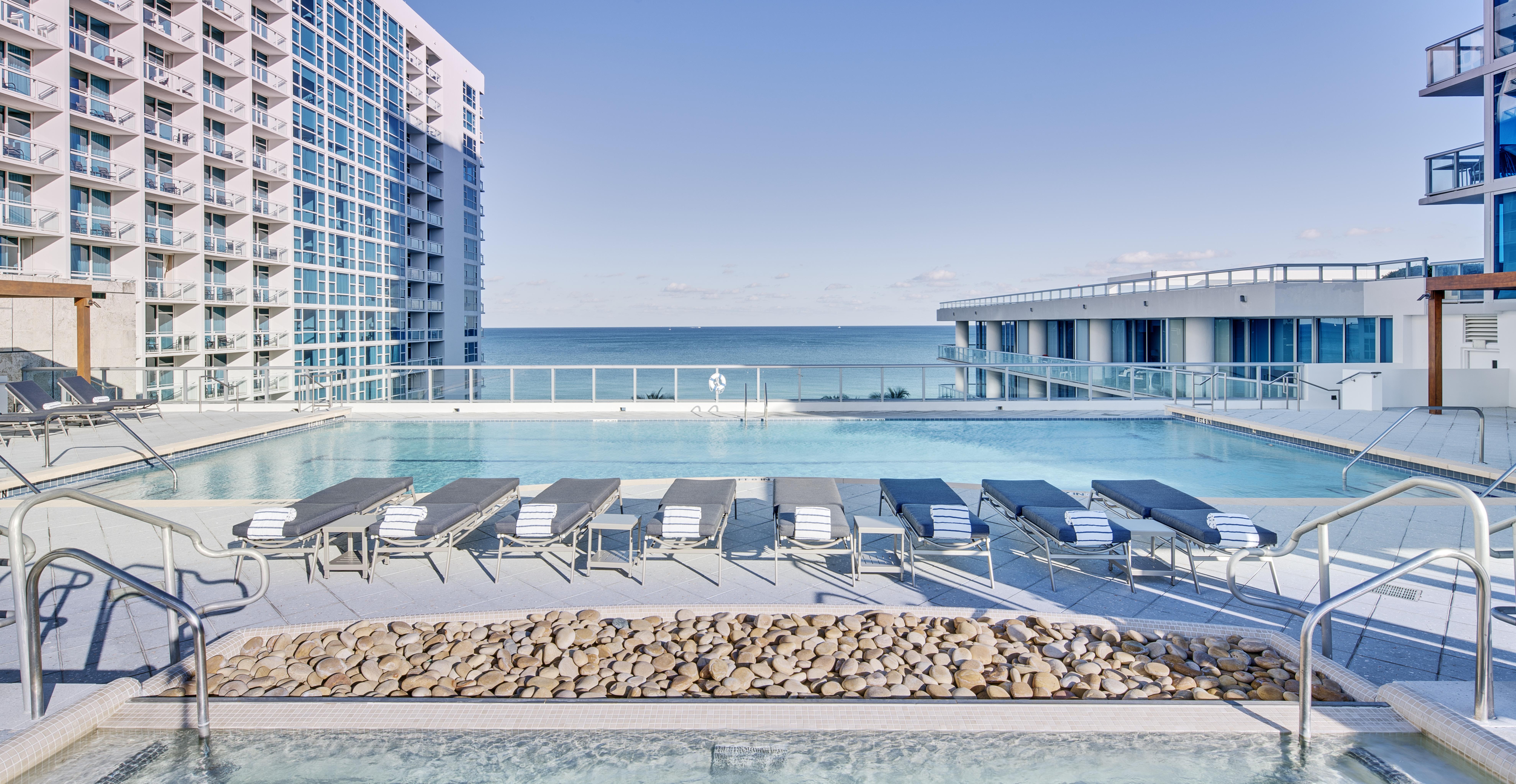 Carillon Miami Wellness Resort Miami Beach Esterno foto